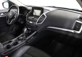 Подержанный автомобиль DongFeng AX7 2018 года (5 фото)