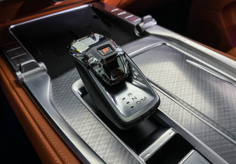 Подержанный автомобиль Tank 700 2024 года (16 фото)