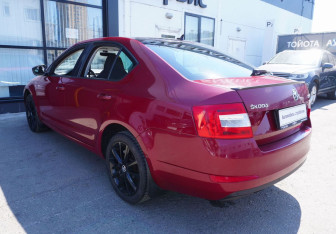 Подержанный автомобиль Skoda Octavia Liftback 2016 года (7 фото)