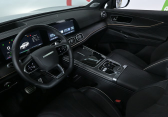 Подержанный автомобиль Jaecoo J8 2024 года (7 фото)