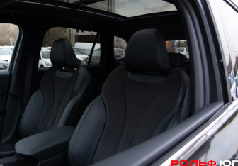 Подержанный автомобиль Geely Monjaro 2023 года (23 фото)