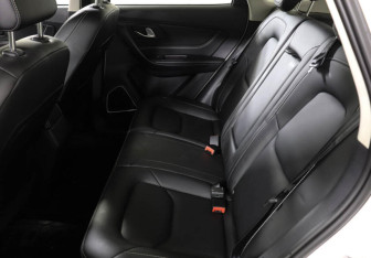 Подержанный автомобиль FAW Besturn X40 2020 года (9 фото)