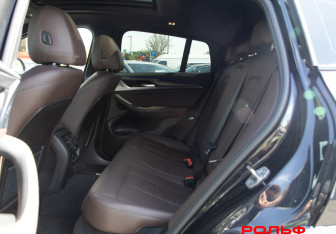 Подержанный автомобиль BMW X4 2021 года (7 фото)