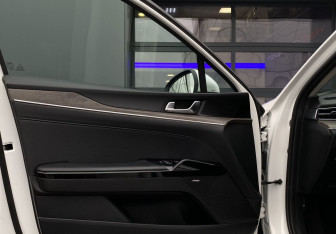 Подержанный автомобиль Kia K5 2022 года (21 фото)