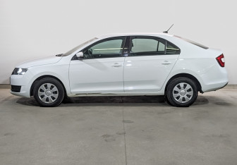 Подержанный автомобиль Skoda Rapid Liftback 2019 года (8 фото)