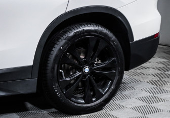 Подержанный автомобиль BMW X1 2021 года (15 фото)