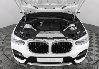 Подержанный автомобиль BMW X3 2018 года (10 фото)