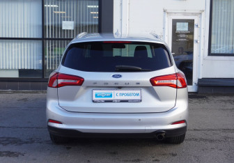 Подержанный автомобиль Ford Focus Wagon 2020 года (6 фото)