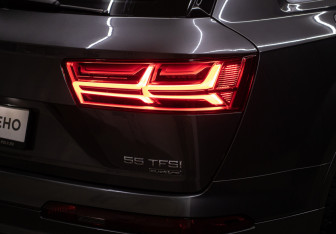 Подержанный автомобиль Audi Q7 2018 года (27 фото)