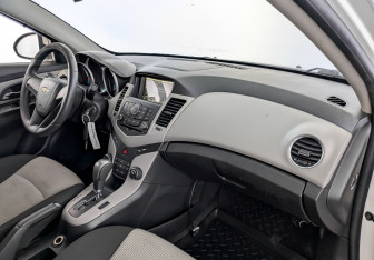 Подержанный автомобиль Chevrolet Cruze Sedan 2012 года (11 фото)