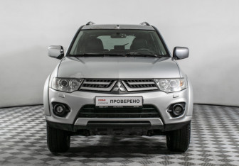 Подержанный автомобиль Mitsubishi Pajero Sport 2014 года (2 фото)