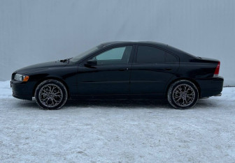 Подержанный автомобиль Volvo S60 2008 года (8 фото)