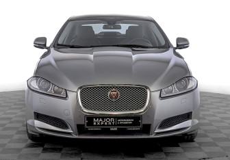 Подержанный автомобиль Jaguar XF Sedan 2014 года (2 фото)
