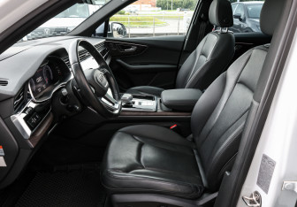 Подержанный автомобиль Audi Q7 2020 года (15 фото)