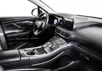 Подержанный автомобиль Hyundai Santa Fe 2021 года (9 фото)