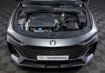 Подержанный автомобиль Changan UNI-V 2023 года (9 фото)