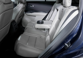 Подержанный автомобиль Cadillac XT4 2020 года (10 фото)