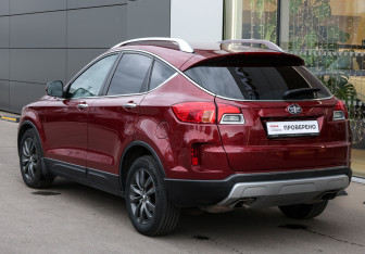 Подержанный автомобиль FAW Besturn X80 2017 года (7 фото)