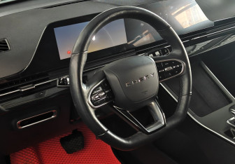 Подержанный автомобиль Omoda C5 2022 года (12 фото)