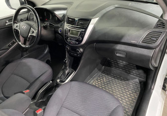 Подержанный автомобиль Hyundai Solaris Sedan 2016 года (11 фото)