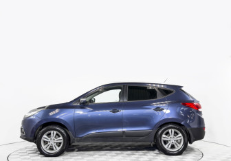 Подержанный автомобиль Hyundai ix35 2010 года (8 фото)