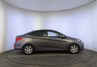 Подержанный автомобиль Hyundai Solaris Sedan 2011 года (4 фото)