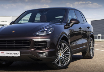 Подержанный автомобиль Porsche Cayenne 2016 года (2 фото)