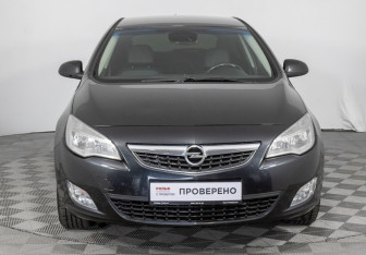Подержанный автомобиль Opel Astra Hatchback 2010 года (2 фото)