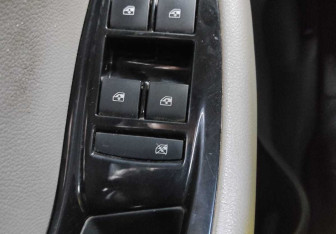 Подержанный автомобиль Chevrolet Orlando 2014 года (15 фото)