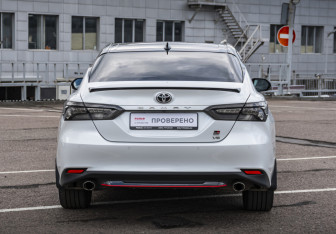 Подержанный автомобиль Toyota Camry Sedan 2022 года (6 фото)