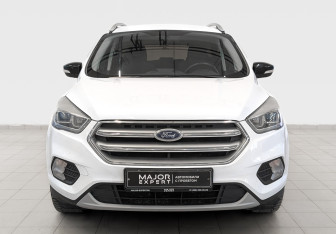 Подержанный автомобиль Ford Kuga 2019 года (2 фото)