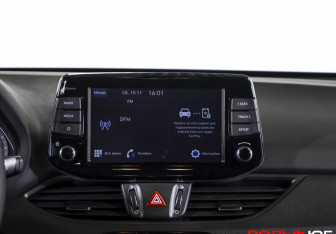 Подержанный автомобиль Hyundai i30 Hatchback 2022 года (14 фото)