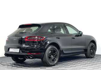 Подержанный автомобиль Porsche Macan 2018 года (5 фото)