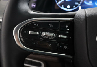 Подержанный автомобиль Chery Tiggo 8 Pro Max 2023 года (8 фото)