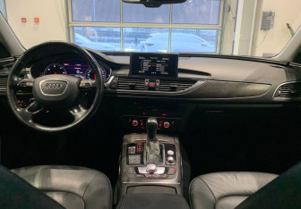 Подержанный автомобиль Audi A6 Sedan 2017 года (15 фото)