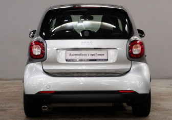 Подержанный автомобиль Smart Fortwo Hatchback 2018 года (6 фото)