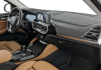 Подержанный автомобиль BMW X4 2023 года (13 фото)