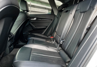 Подержанный автомобиль Audi Q5 2019 года (10 фото)
