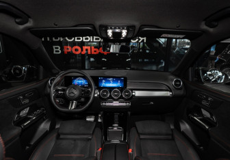 Новый Mercedes-Benz GLB 2025 (17 фото)