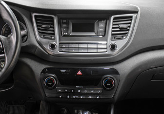 Подержанный автомобиль Hyundai Tucson 2016 года (14 фото)