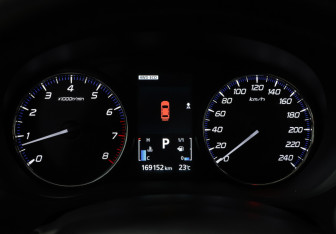 Подержанный автомобиль Mitsubishi Outlander 2014 года (19 фото)