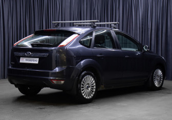 Подержанный автомобиль Ford Focus Hatchback 2008 года (5 фото)