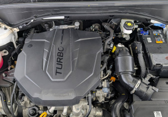 Подержанный автомобиль Hyundai Santa Fe 2022 года (9 фото)