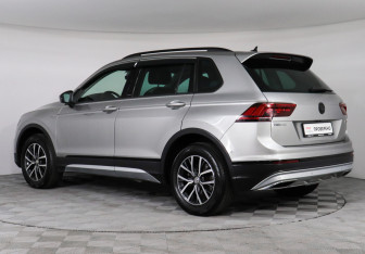 Подержанный автомобиль Volkswagen Tiguan 2020 года (7 фото)