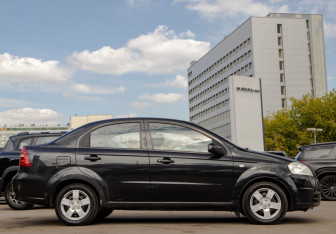 Подержанный автомобиль Chevrolet Aveo Sedan 2008 года (3 фото)