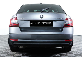 Подержанный автомобиль Skoda Octavia Liftback 2019 года (6 фото)