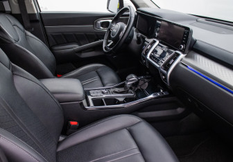 Подержанный автомобиль Kia Sorento 2022 года (9 фото)