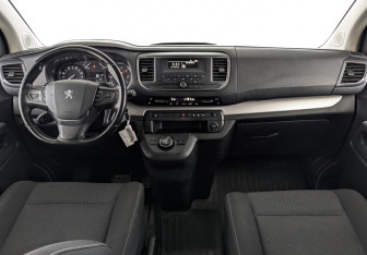 Подержанный автомобиль Peugeot Traveller 2021 года (14 фото)