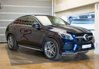 Подержанный автомобиль Mercedes-Benz GLE 2018 года (3 фото)