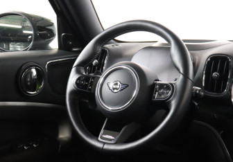 Подержанный автомобиль MINI Countryman 2022 года (15 фото)